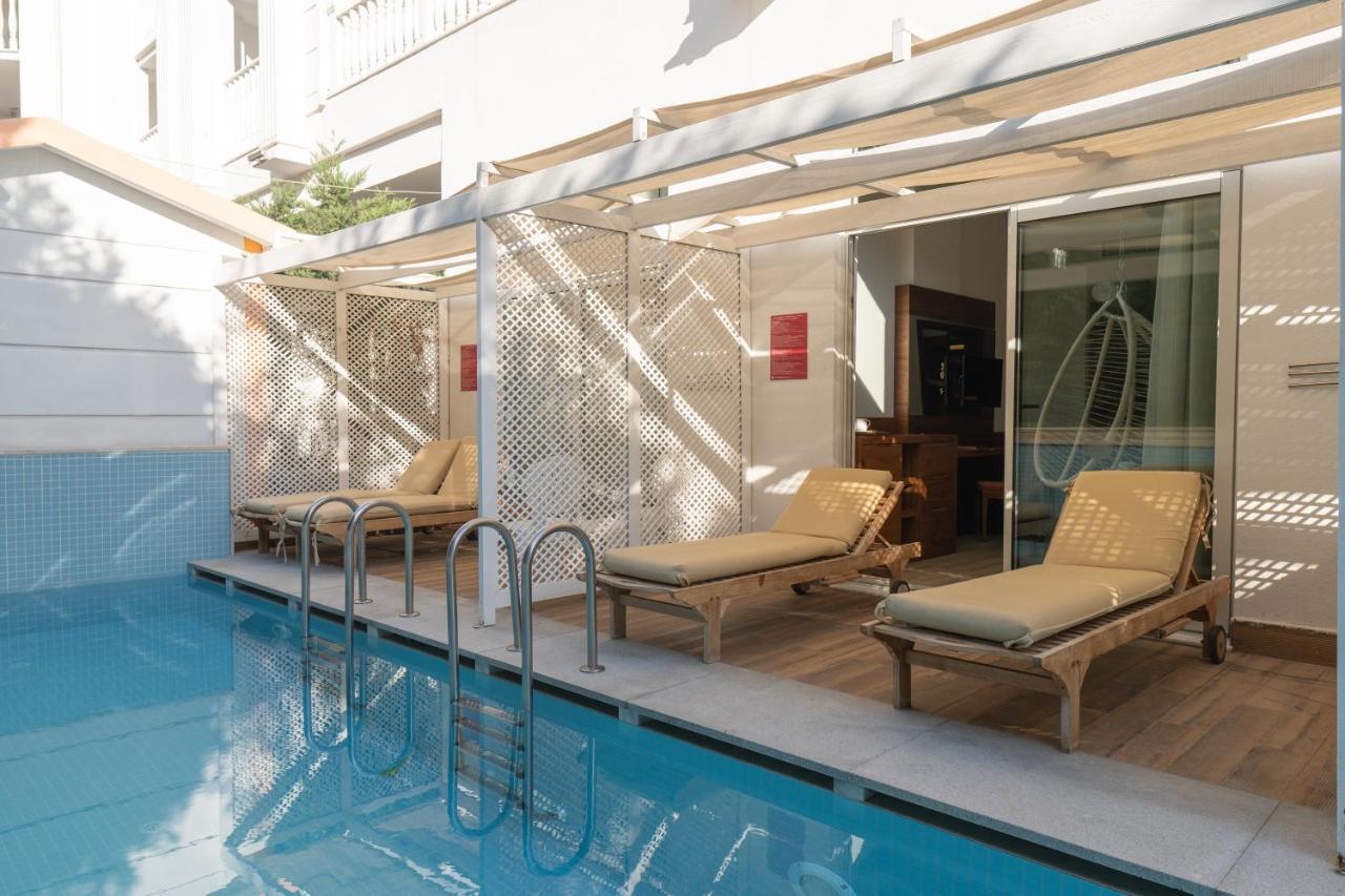 Double Room Pool View